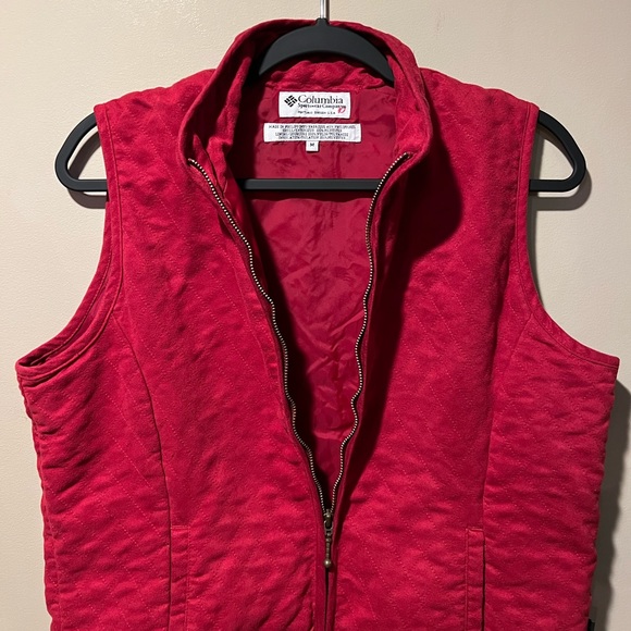 Columbia Ladies M Red Quilted Vest - Picture 6 of 7